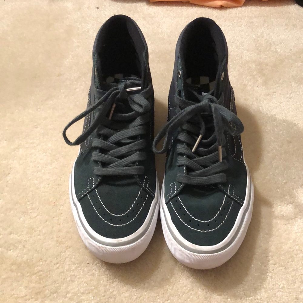 Vans “off the wall”
